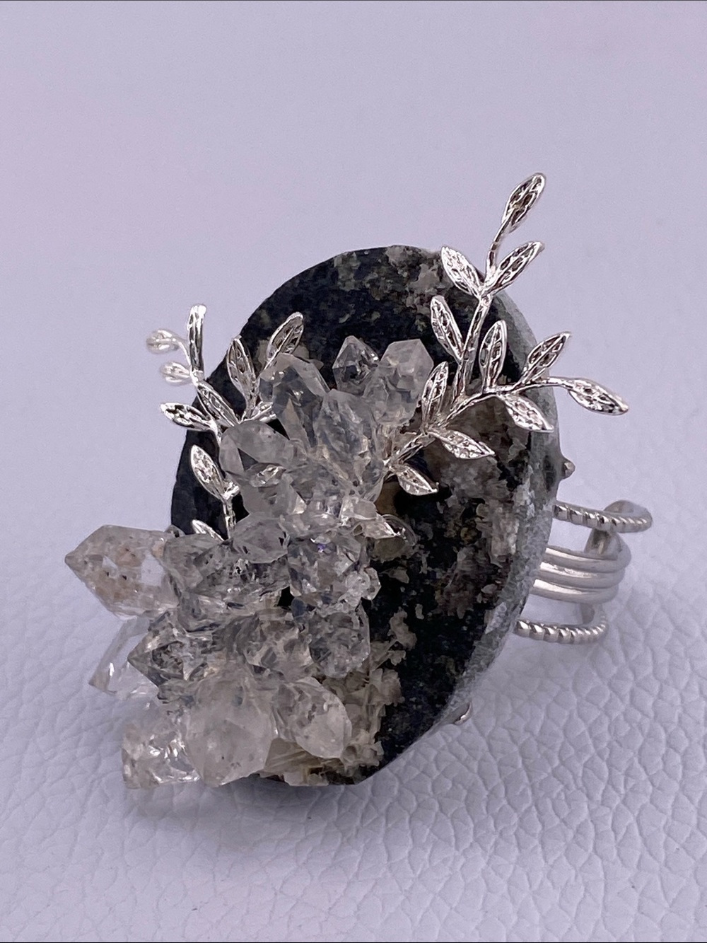 đź”® Raw Black Calcite & Herkimer Diamond Cluster Botanical Statement Ring - Picture 3 of 5